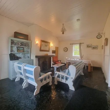 Dom wakacyjny Mcguire's Red Door *