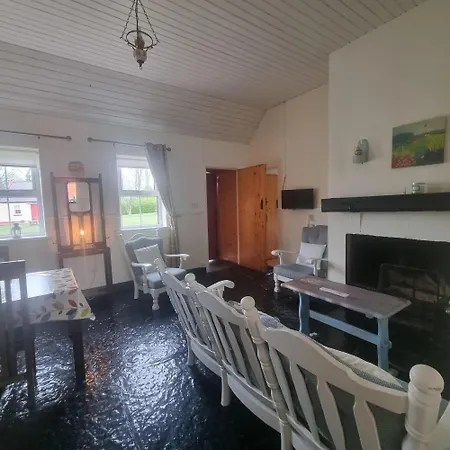 Dom wakacyjny Mcguire's Red Door *