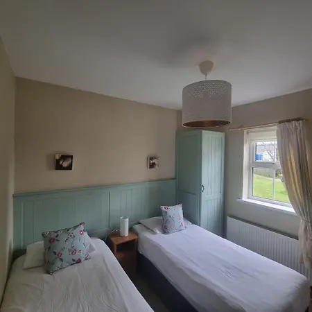 Mcguire's Red Door * Drumshanbo