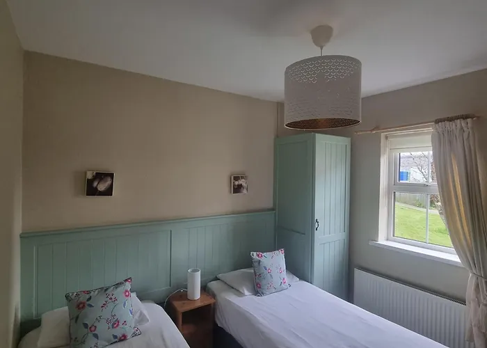 Mcguire's Red Door * Drumshanbo