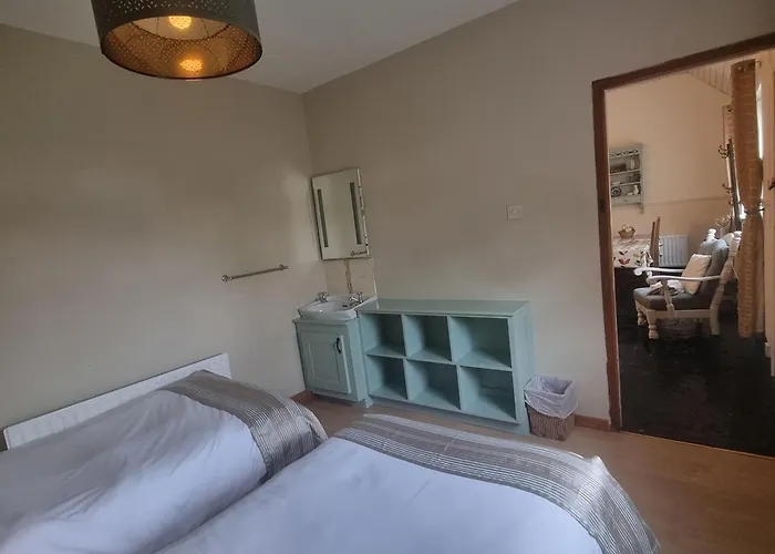 Mcguire's Red Door Ferienhaus *