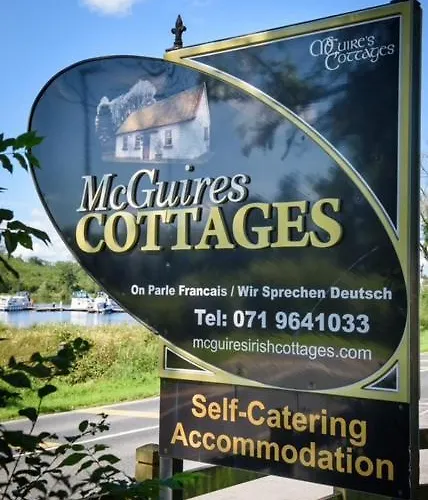 Mcguire's Red Door Ferienhaus *